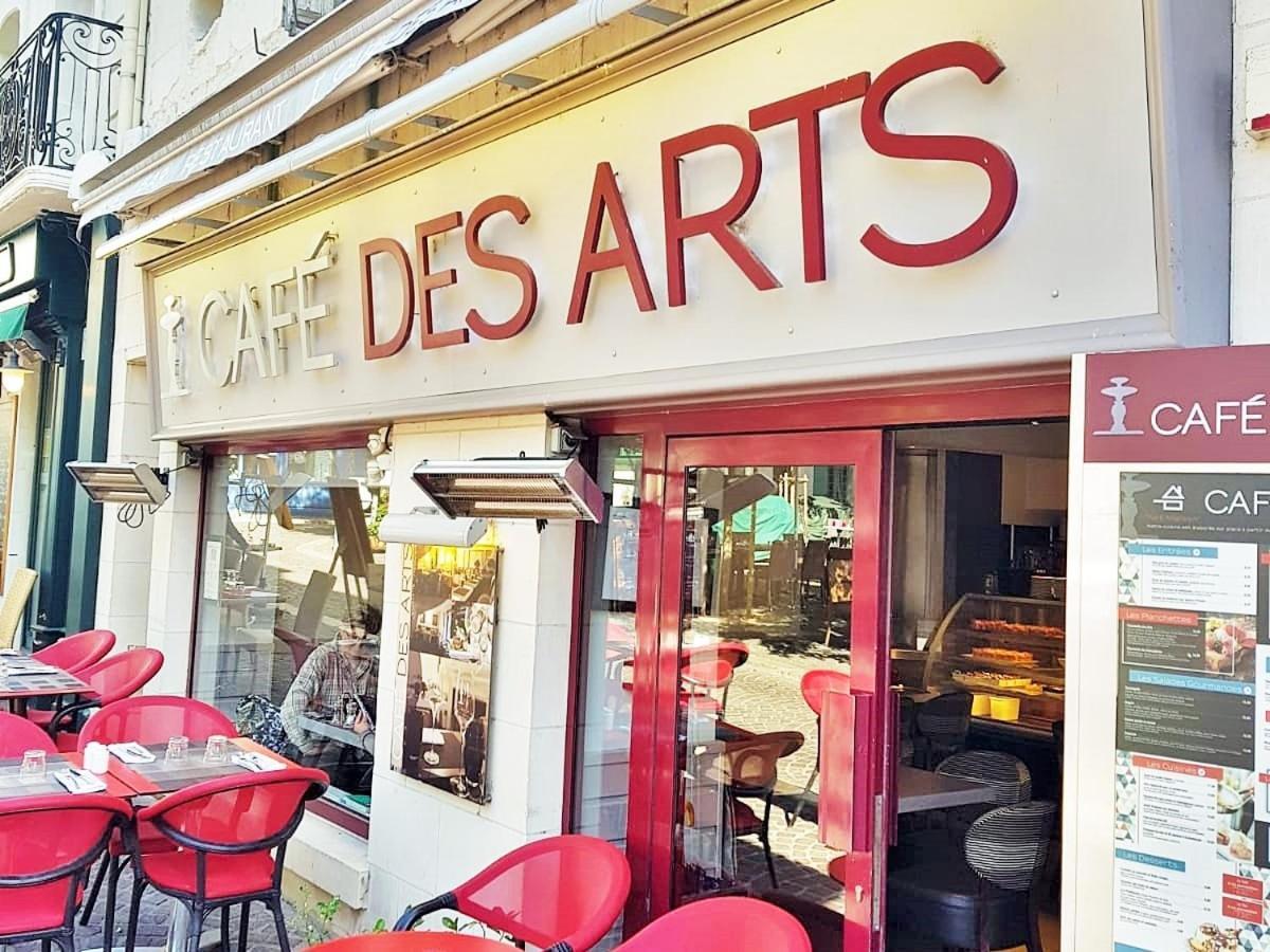 Hotel Du Cafe Des Arts Chinon Exterior foto